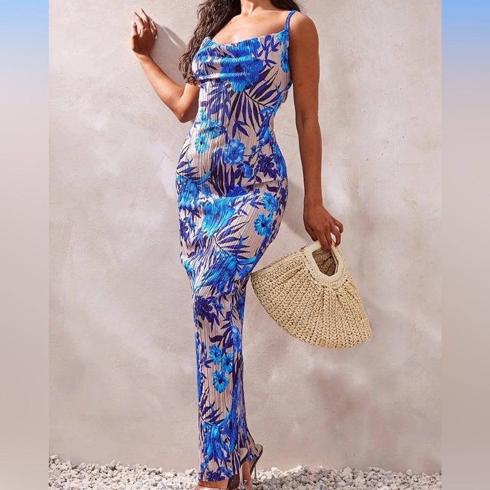 PrettyLittleThing Blue Floral Maxi Dress